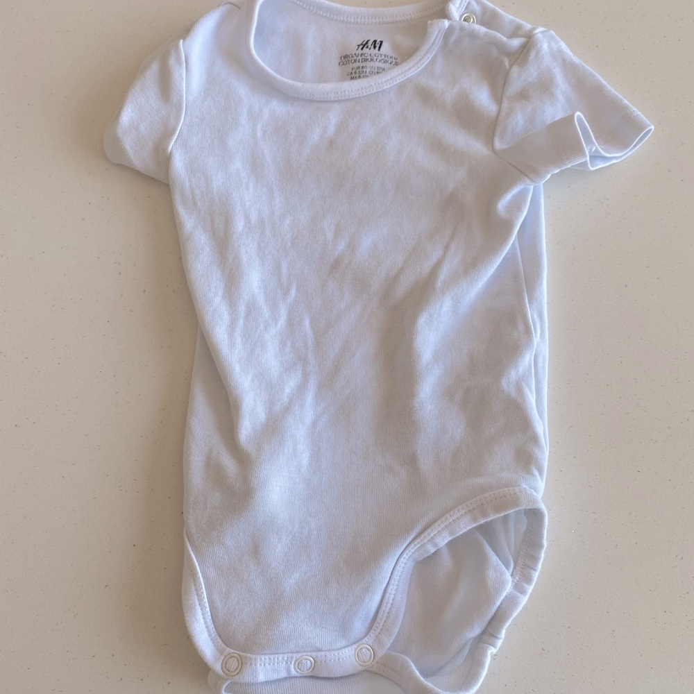 H&M onesie (9-12m)